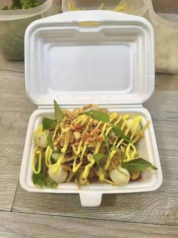 Hình ảnh Trứng Cút  Lắc Da Heo