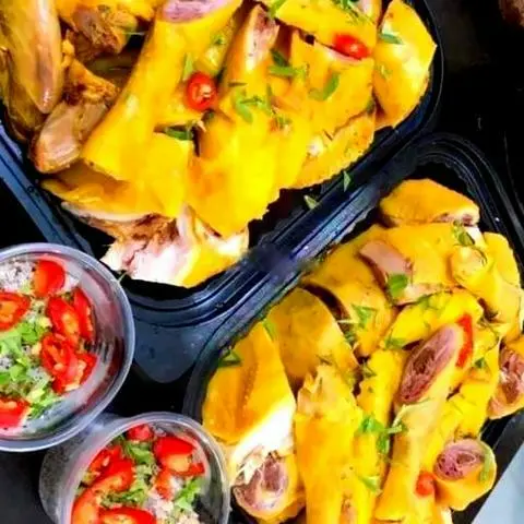 Hình ảnh Combo gà ủ muối 2 phần nửa con