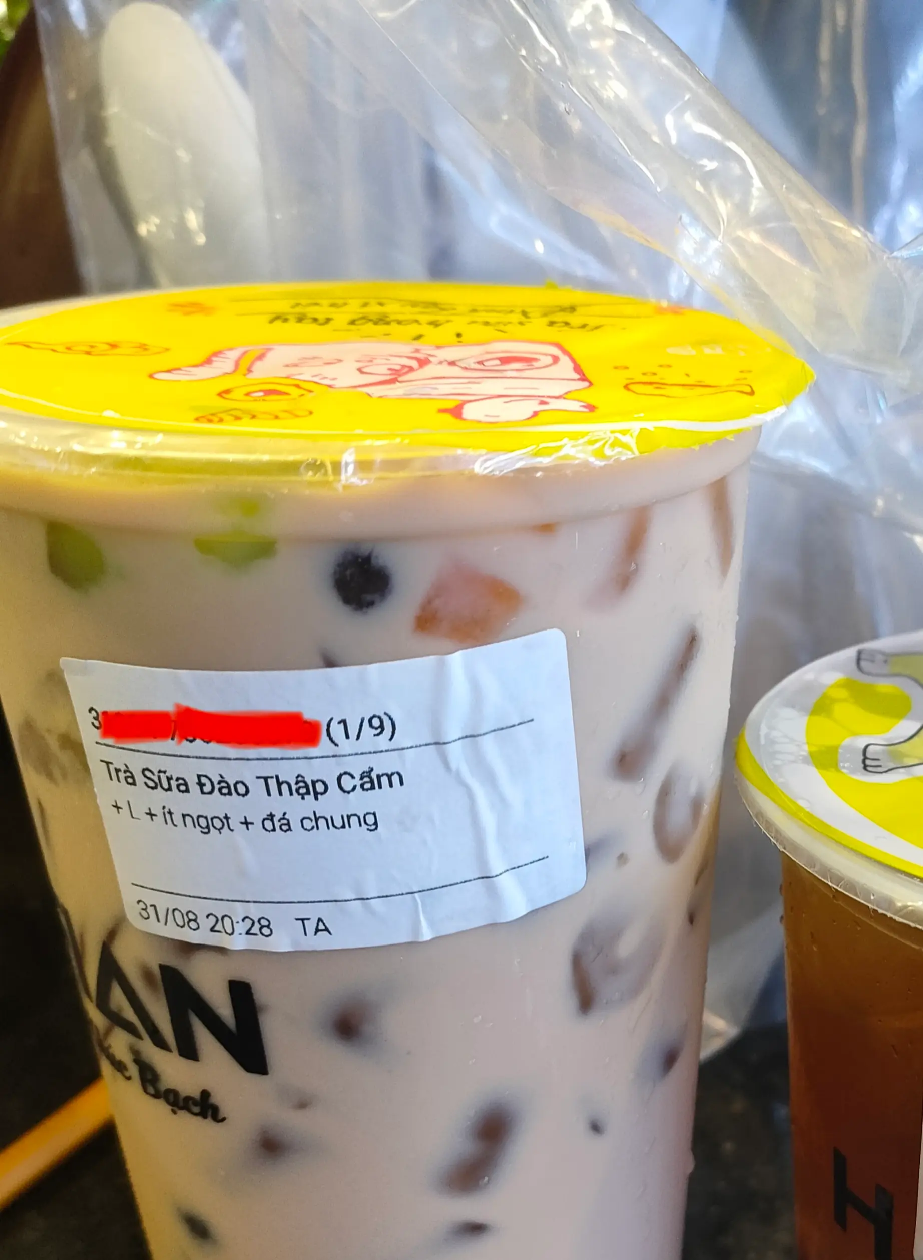 Hình ảnh Trà sữa đào thập cẩm