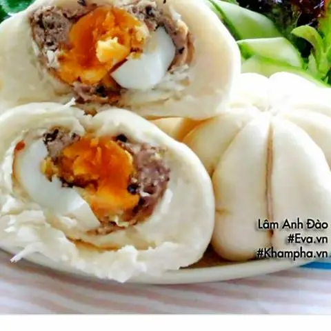 Hình ảnh Bánh bao muối cút dặc biệt - hấp nóng