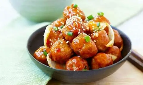 Hình ảnh Cá Viên Chiên Sốt Ngũ Vị Đặc Biệt
