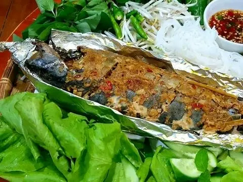 Hình ảnh cá sapa nướng giấy bạc size lớn 