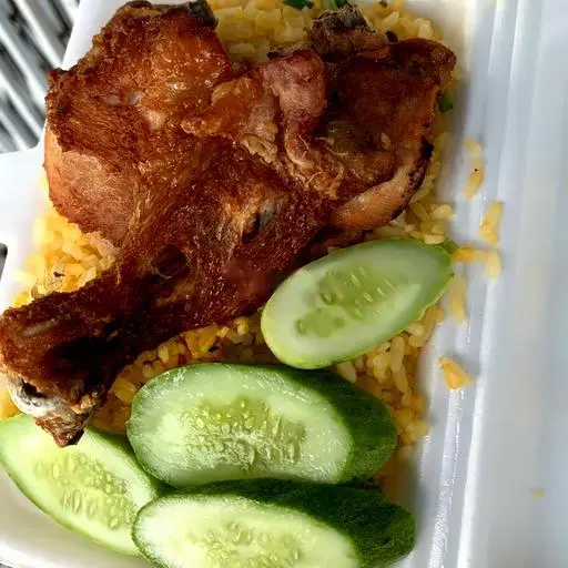 Hình ảnh Cơm chiên gà xối mỡ