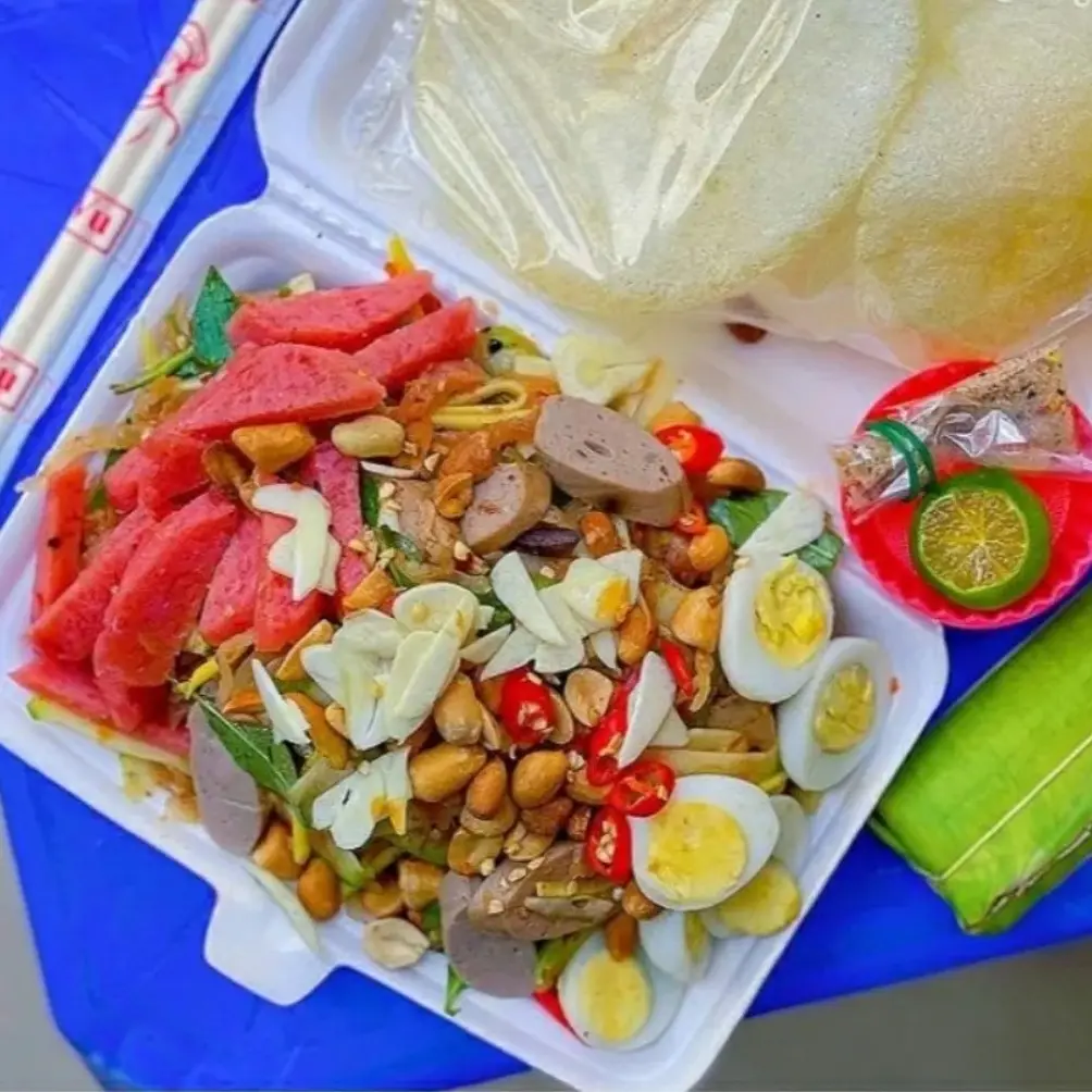 Hình ảnh Tré Trộn Đặc Biệt + Bánh Phồng Tôm 