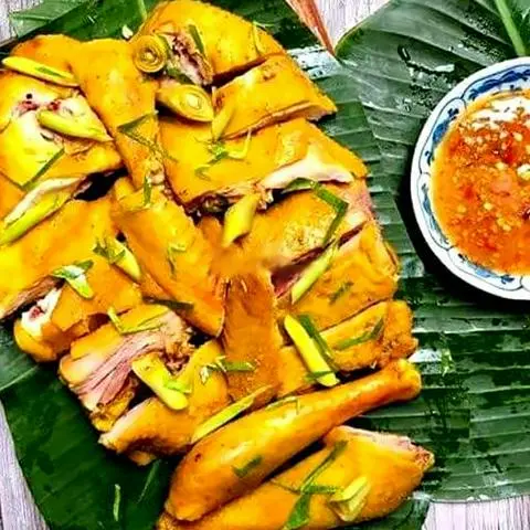 Hình ảnh Gà ủ muối hoa tiêu nguyên con đầy đủ kèm 1 pepsi