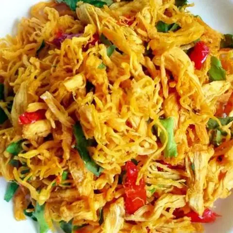 Hình ảnh Khô gà lá chanh