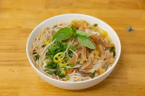 Hình ảnh Bún bò gân