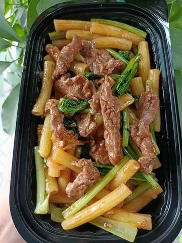 Hình ảnh Nui xào bò
