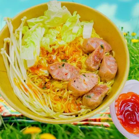 Hình ảnh Mì Trộn Sốt,Tỏi Bơ Đặc Biệt,Sa Tế,Bò Lá Lốt (3 Viên) Cắt Sẵn,Chà Bông Heo,Gà + (Tương Ớt,Cà,Rau,Nấm)