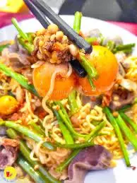 Hình ảnh Mì xào trứng non