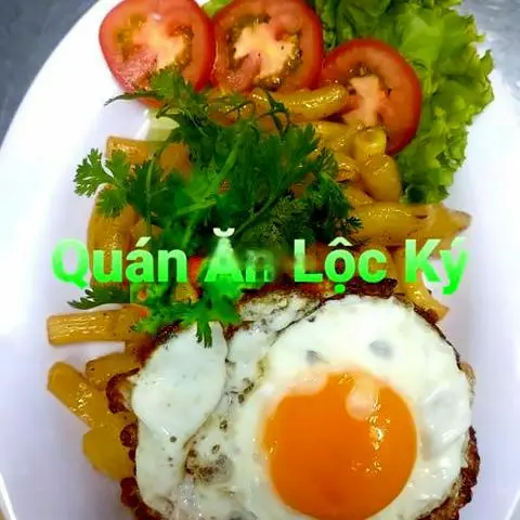 Hình ảnh Nui chiên trứng ốp La
