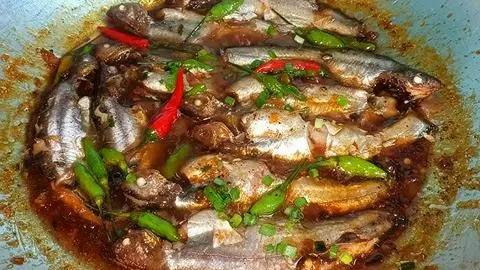 Hình ảnh Cơm cá  chốt kho tiêu
