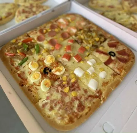 Hình ảnh Pizza Vuông 9 Vị 30cm 