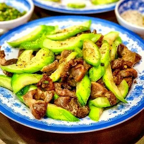 Hình ảnh Lòng gà xào mướp