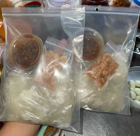 Hình ảnh Bánh tráng chấm muối sệt mini