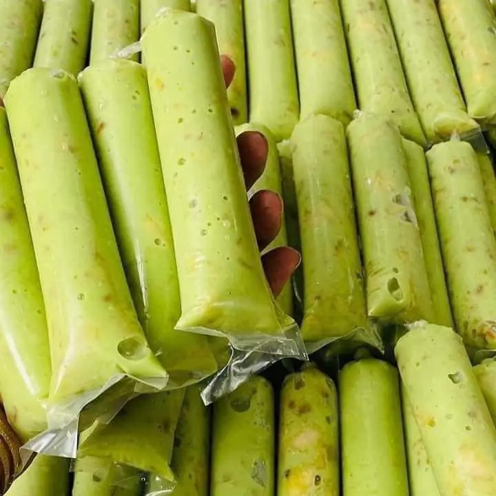 Hình ảnh Kem chuối sợi dừa vị lá dứa - 10 bịch