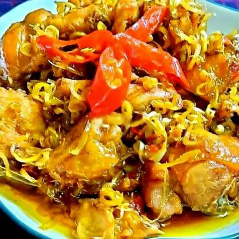 Hình ảnh Gà xào sả ớt hương vị Phú Yên