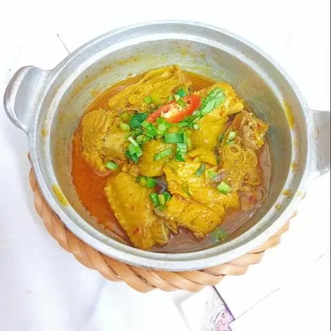 Hình ảnh Gà Ta Kho Sả Ớt