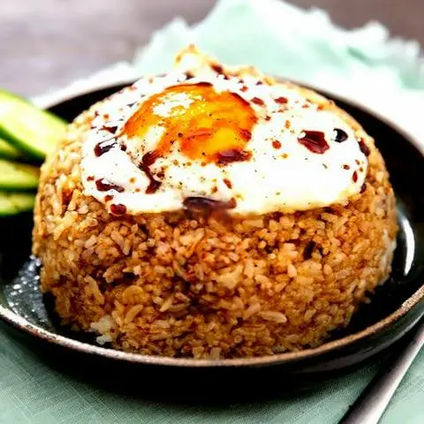 Hình ảnh Combo 1 cơm chiên gan trứng - 01 chai nước