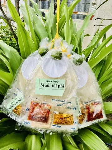 Hình ảnh Bánh tráng Muối Tỏi Phi 