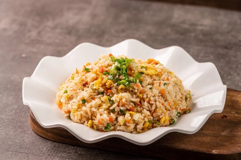 Hình ảnh Cơm chiên dương châu phần khổng lồ