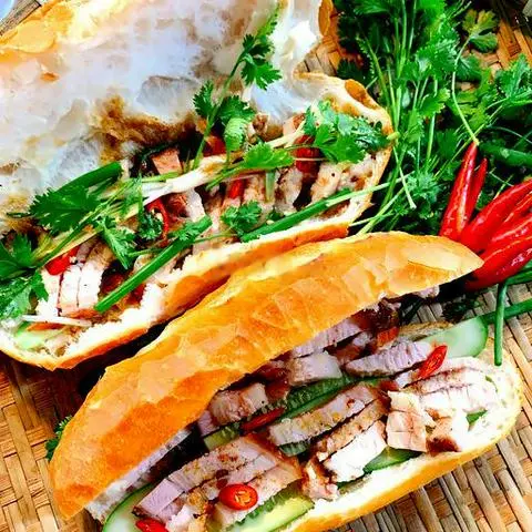 Hình ảnh Combo 3 bánh mì thịt heo quay ( cay)