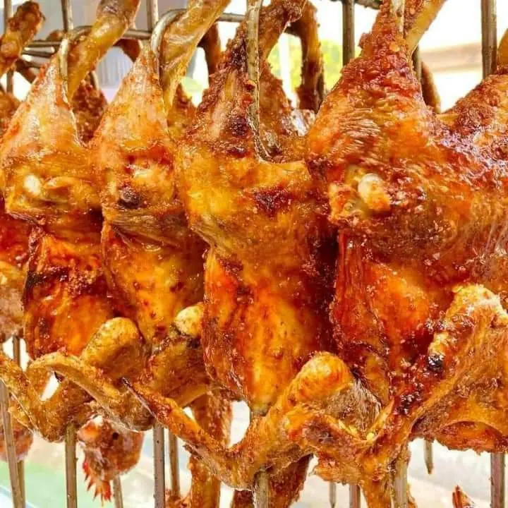 Hình ảnh 2 Con Gà Nướng Sốt Sa Kê Thơm ngon