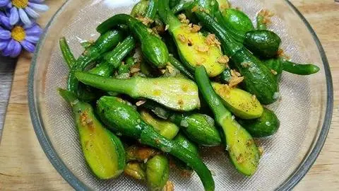 Hình ảnh Bí nụ xào tỏi 