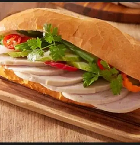 Hình ảnh Bánh mì chả lụa muối tiêu 