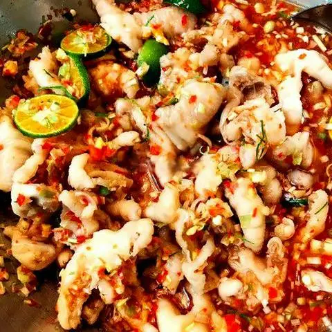Hình ảnh Chân Gà Sốt Thái Rút Xương( Hộp Nhỏ)