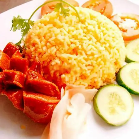 Hình ảnh CƠM CHIÊN XÚC XÍCH