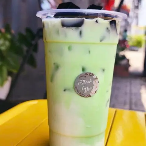 Hình ảnh SỮA GẤU LATTE ĐẬU XANH LÁ DỨA