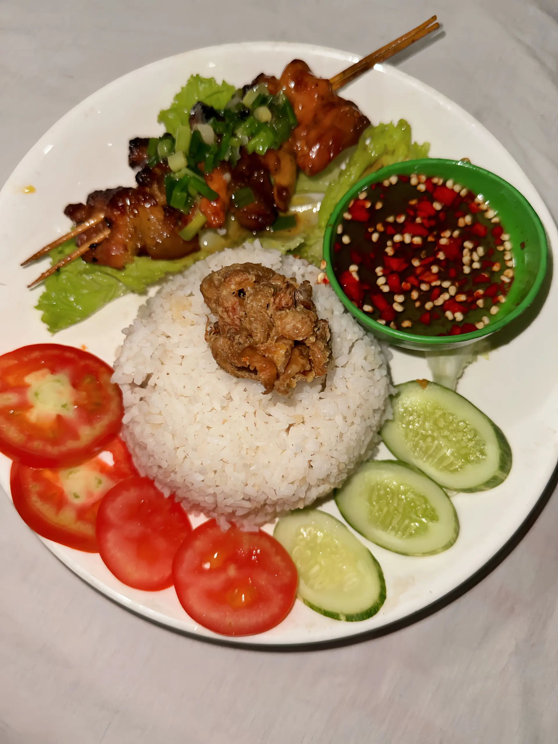 Hình ảnh Cơm Thịt Heo Xiên Que Nướng