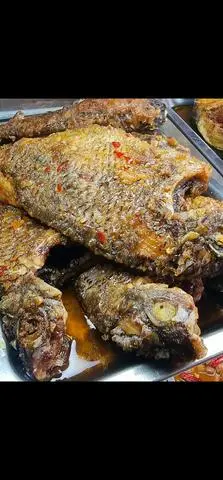 Hình ảnh Cá Phi Chiên Sốt Mắm Tỏi
