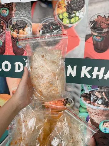 Hình ảnh Bánh Tráng Muối Tỏi Kèm Tắc