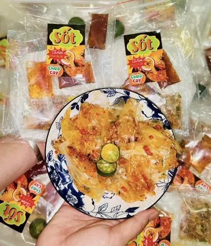 Hình ảnh Bánh Tráng Chấm Sốt Siêu Cay