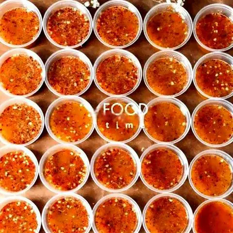 Hình ảnh Hủ Muối ớt đỏ Lá Chanh 