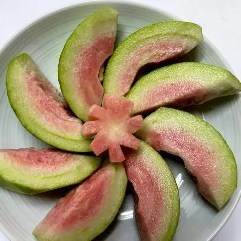 Hình ảnh Ổi  300g - Muối Tôm