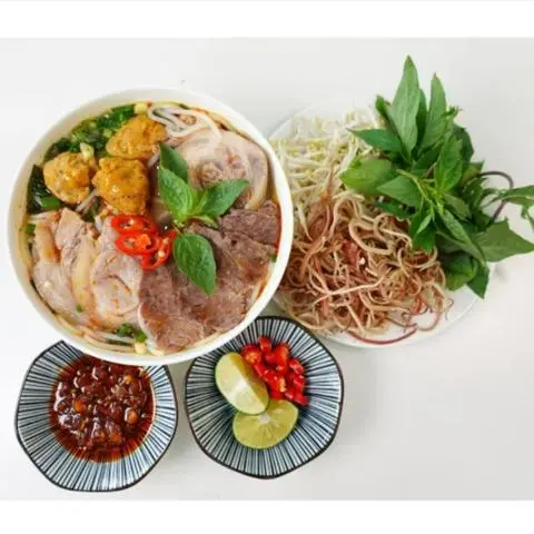 Hình ảnh combo bún bò 3 món + 1 trà tắc thái đỏ/ xanh