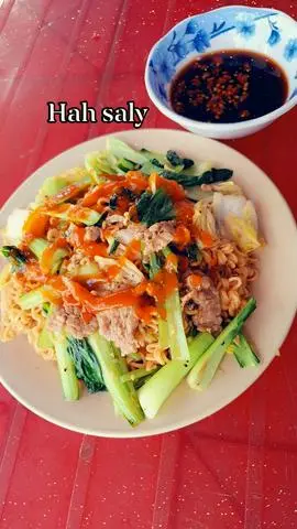 Hình ảnh mì xào bò cải