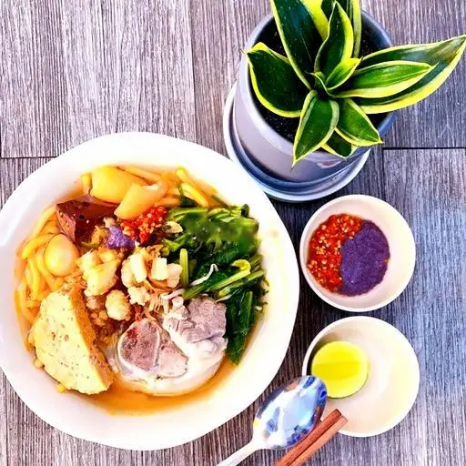 Hình ảnh Bún đỏ giò