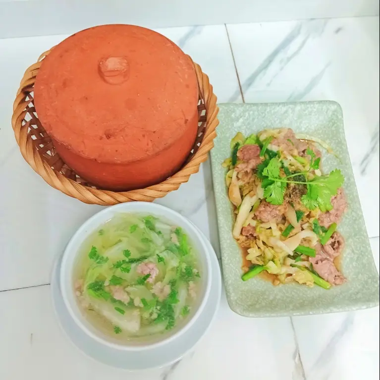 Hình ảnh Cơm Niêu Bò Xào & Canh