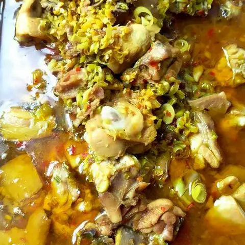 Hình ảnh Cơm gà kho sả