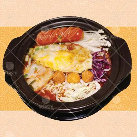 Hình ảnh Mì cay xúc xích trứng