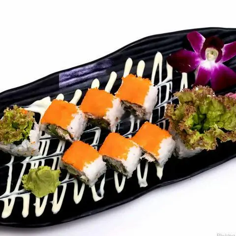 Hình ảnh Salmon skin maki