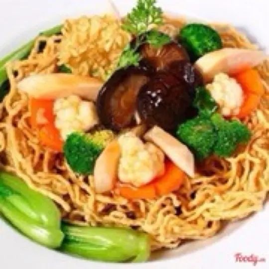 Hình ảnh Mì xào giòn chay
