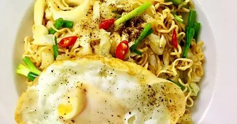 Hình ảnh Mì xào trứng 