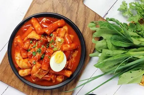Hình ảnh Tokbokki Truyền Thống - Size Khổng Lồ