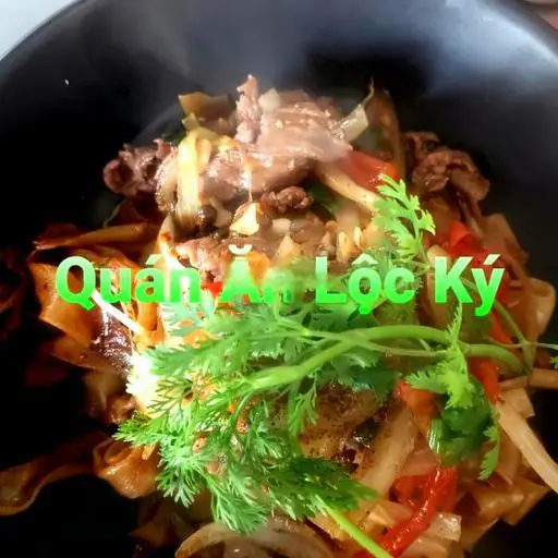 Hình ảnh Hủ tiếu thịt heo sốt tiêu xanh