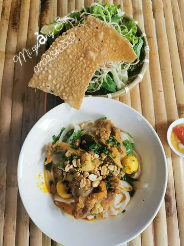 Hình ảnh Mì Gà Ta + Trứng Cút